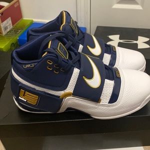Zoom Lebron soldier ct16
